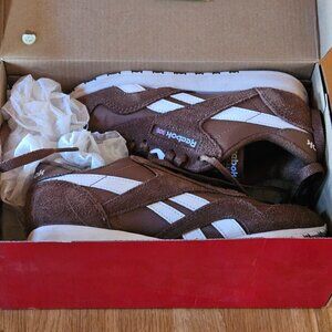 Reebok Men's Classic Nylon Sneaker Size 4.5 M Brown/White with box